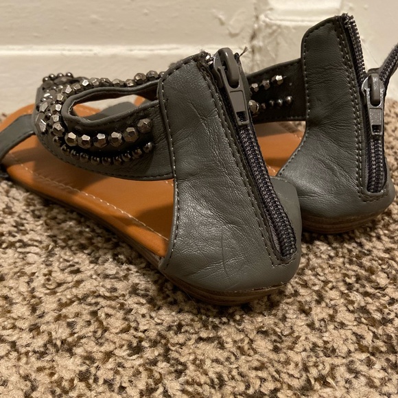 grey sandals 👡 - Picture 4 of 4
